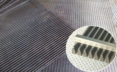 Wedge wire scree