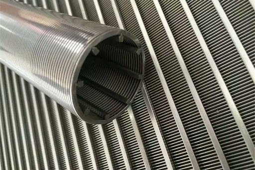 V-shaped wire prevents clogging and ensures free flow