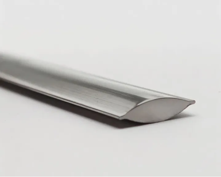 Extruded aluminum profile with a smooth, wing-shaped cross-section